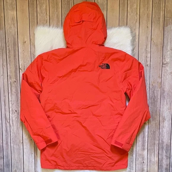 The North Face Men’s Clement TriClimate 3 In 1 Jacket In Flare - Picture 10 of 14